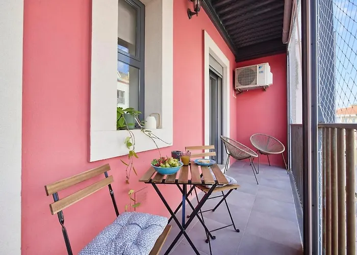 Sunny Terrace T1 Lisbon